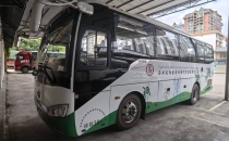 西双版纳盛安旅游汽车客运有限公司 核载38人苏州金龙豪华旅游大巴车 电话：15894334440