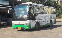 西双版纳昆曼运输有限责任公司  厦门金旅 核载38人豪华大巴车 电话：电话：18908817978