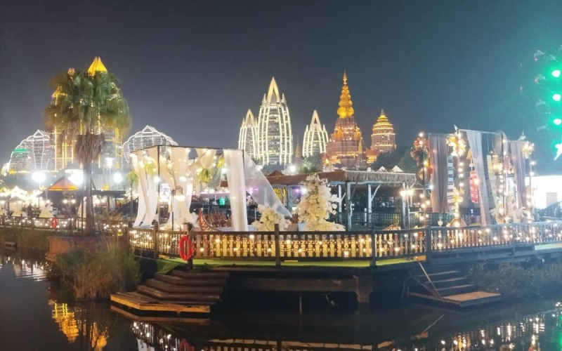 云南西双版纳告庄星光夜市景区（湄公河星光夜市）